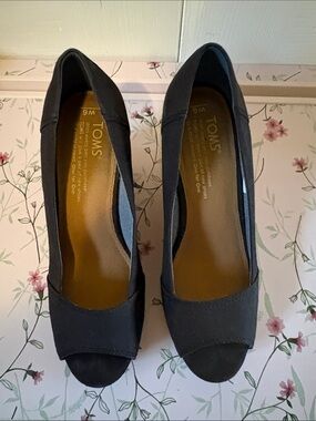 TOMS Black Open-Toe Suede Heels